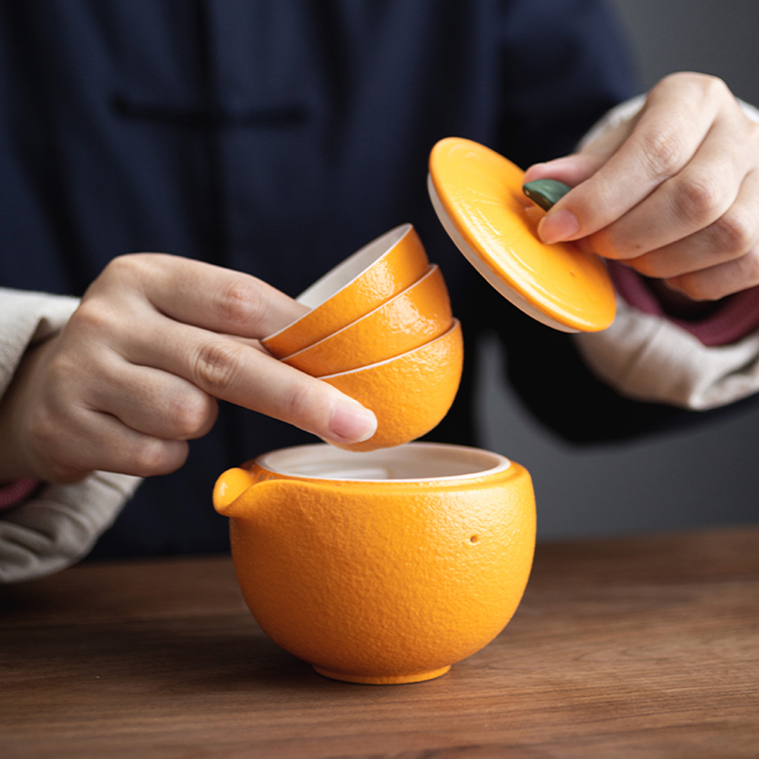 Rakkī Orange Portable Tea Set