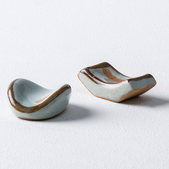Japanese Style Harekutani Ceramic Chopstick Stand
