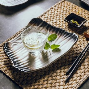 Akasuki Leaf Shaped Tile Dish